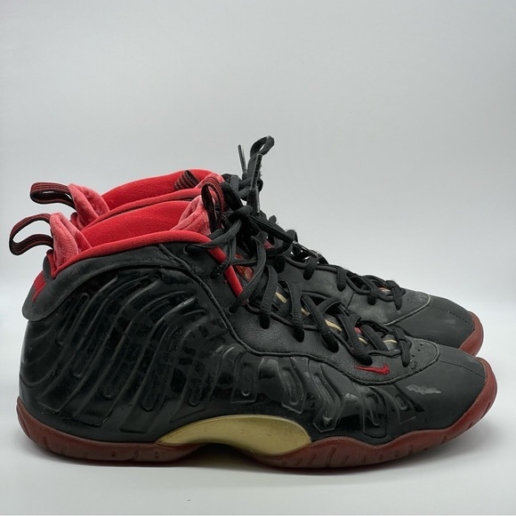 Nike Air Foamposite One Dracula Black & Red Sneakers - Picture 1 of 11